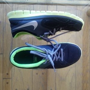 SALE Nike Flex green black women's running shoes size 10.5